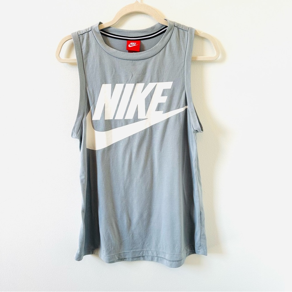 Nike Gray Sleeveless Tank Top Size Small